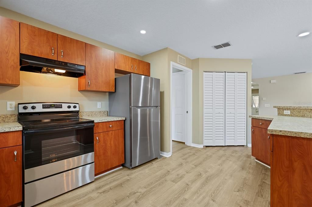 For Rent: $1,950 (3 beds, 2 baths, 1463 Square Feet)