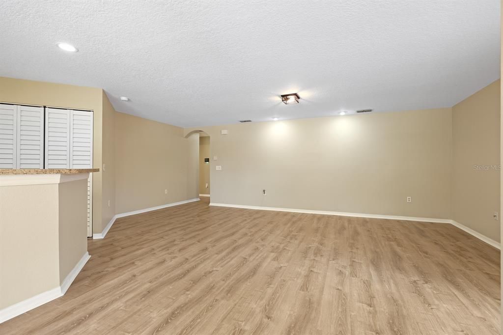 For Rent: $1,950 (3 beds, 2 baths, 1463 Square Feet)