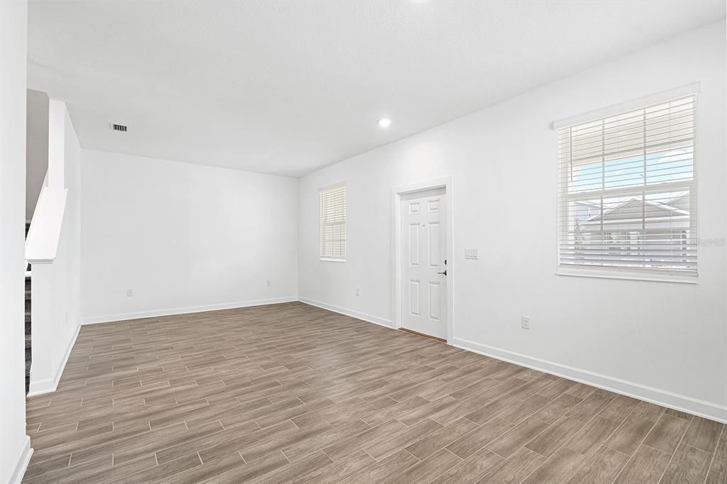 En Renta: $2,400 (3 camas, 2 baños, 1755 Pies cuadrados)
