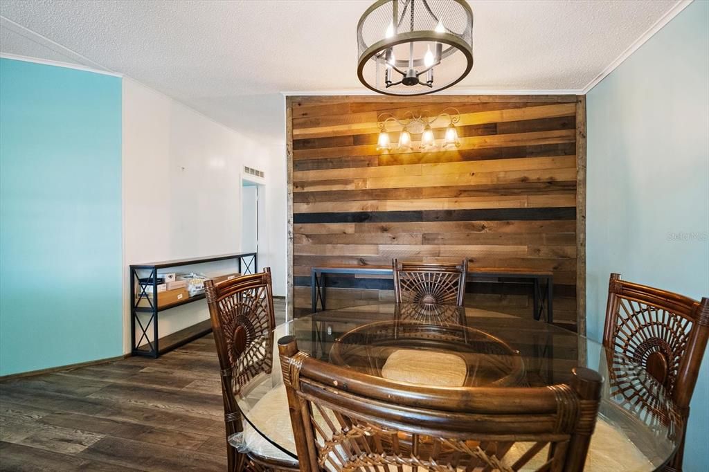 For Sale: $199,000 (2 beds, 2 baths, 1522 Square Feet)