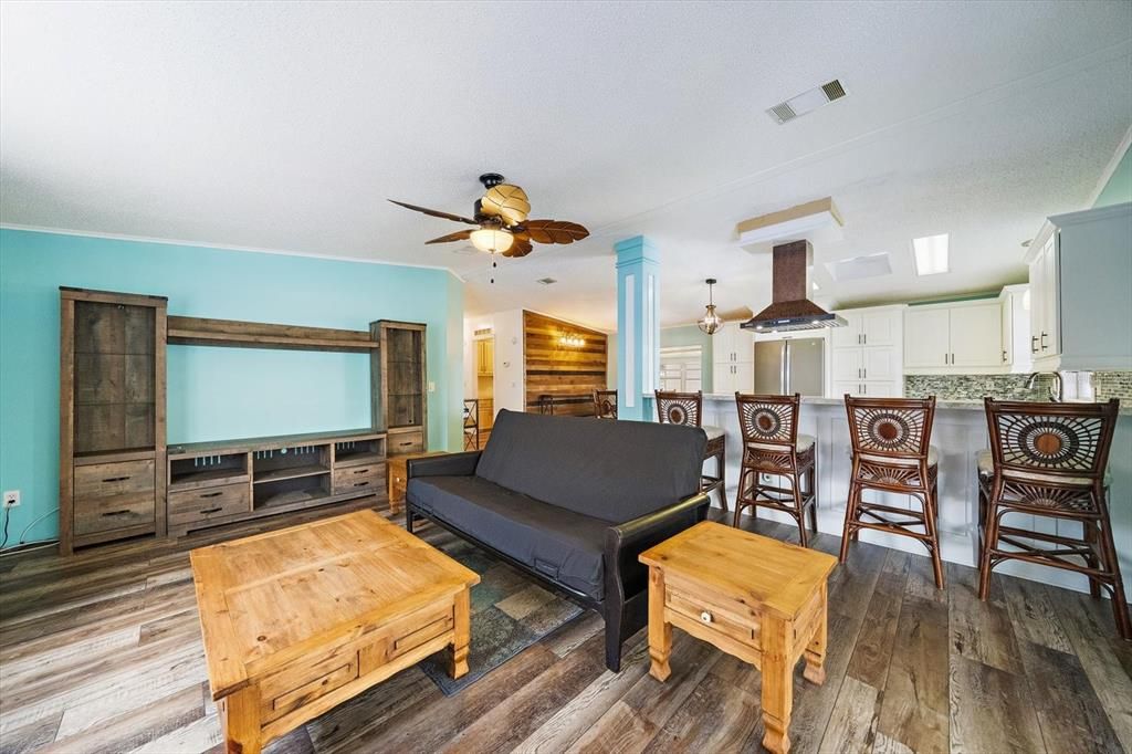 For Sale: $199,000 (2 beds, 2 baths, 1522 Square Feet)