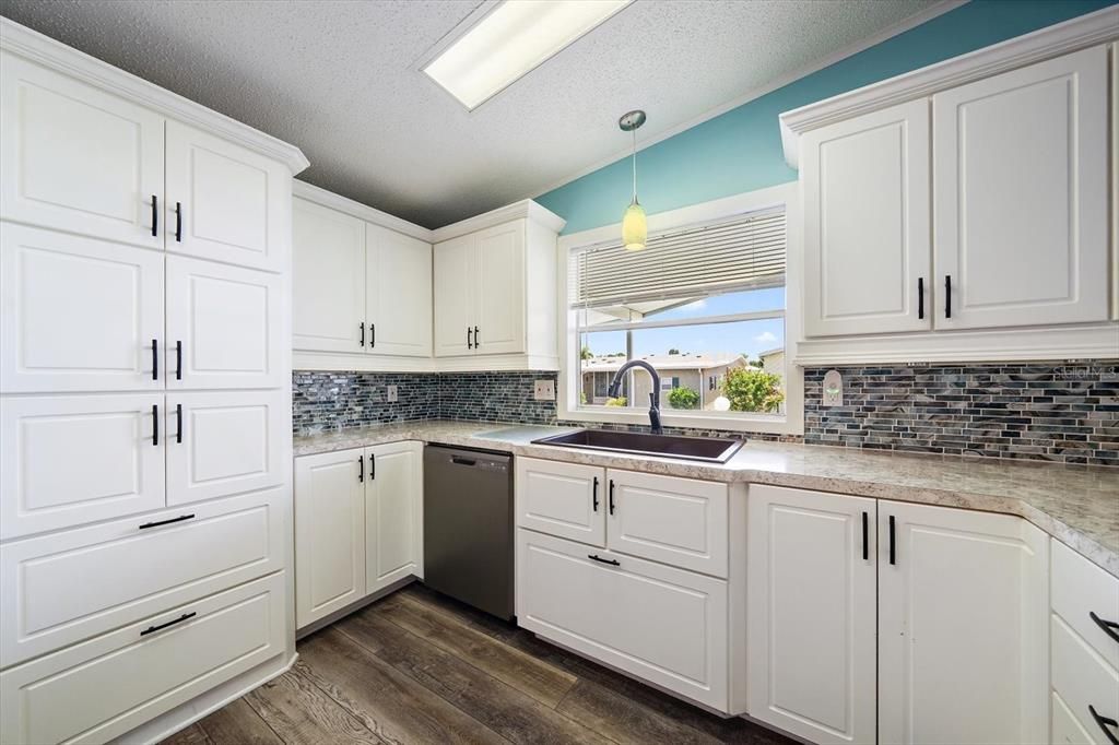 For Sale: $199,000 (2 beds, 2 baths, 1522 Square Feet)