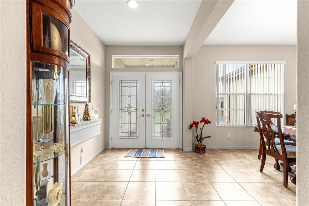 En Venta: $394,900 (3 camas, 2 baños, 2411 Pies cuadrados)