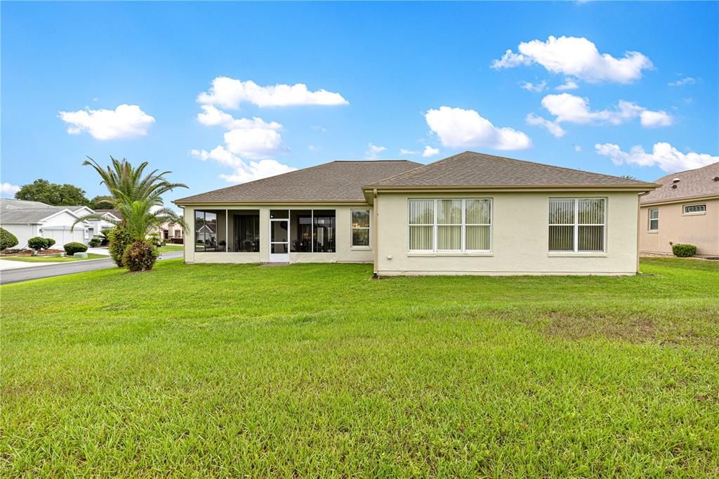 En Venta: $394,900 (3 camas, 2 baños, 2411 Pies cuadrados)