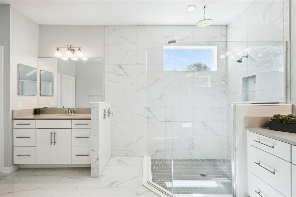 Activo con contrato: $515,000 (4 camas, 3 baños, 2268 Pies cuadrados)