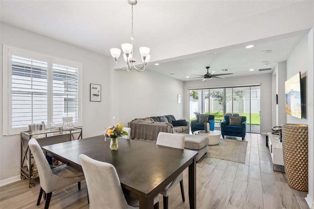Activo con contrato: $515,000 (4 camas, 3 baños, 2268 Pies cuadrados)