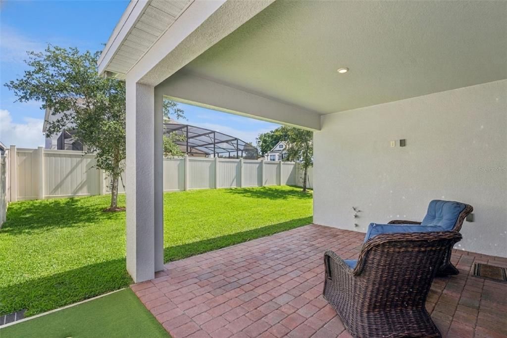 Activo con contrato: $515,000 (4 camas, 3 baños, 2268 Pies cuadrados)