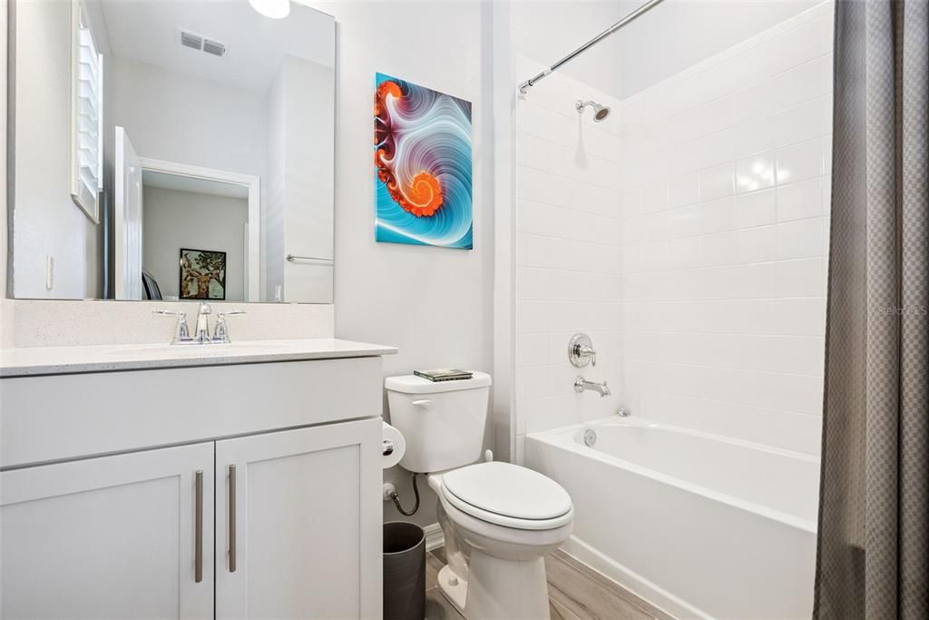 Activo con contrato: $515,000 (4 camas, 3 baños, 2268 Pies cuadrados)