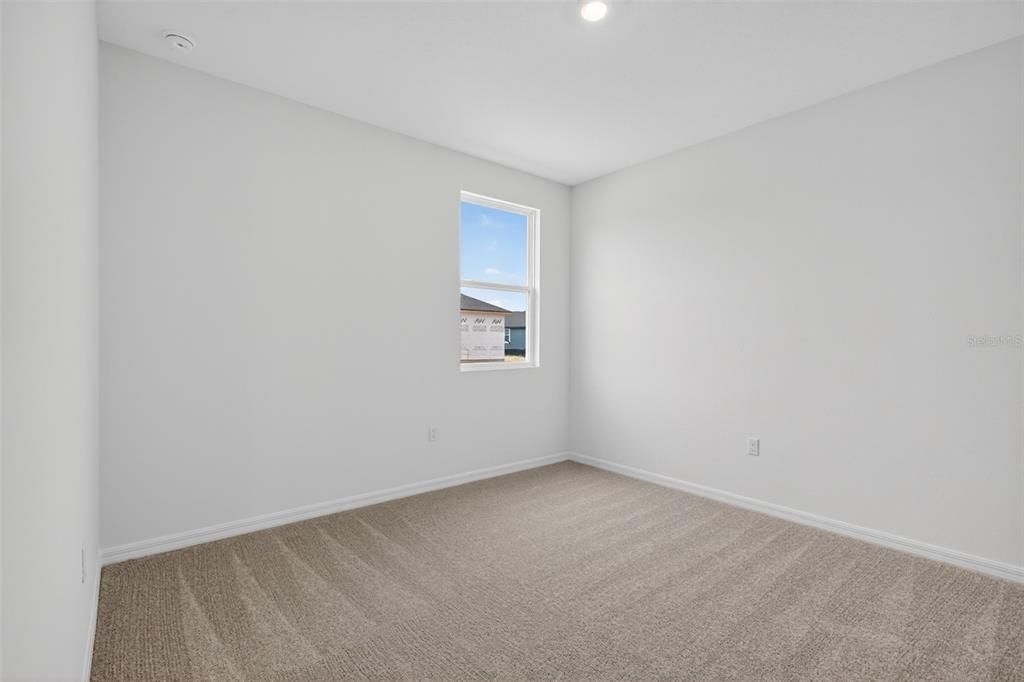 Activo con contrato: $399,990 (4 camas, 3 baños, 2226 Pies cuadrados)