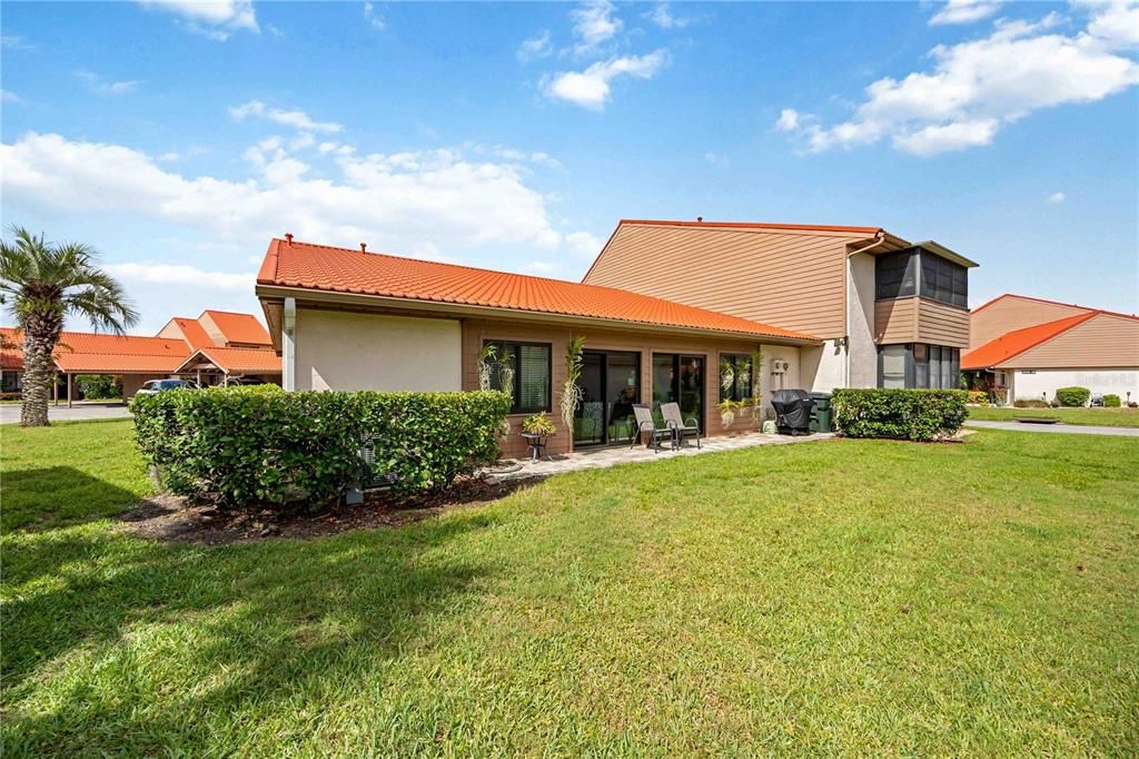 На продажу: $299,900 (2 спален, 2 ванн, 1592 Квадратных фут)