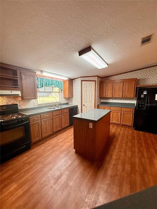 En Venta: $285,000 (3 camas, 2 baños, 1728 Pies cuadrados)