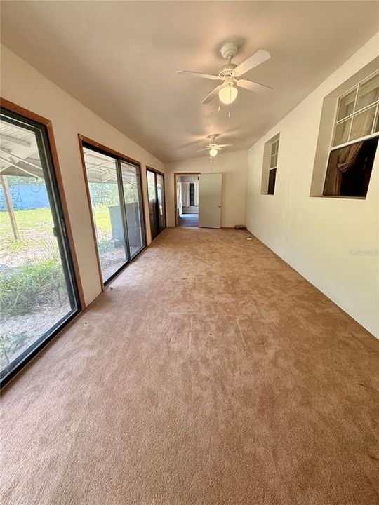 En Venta: $285,000 (3 camas, 2 baños, 1728 Pies cuadrados)