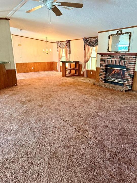 En Venta: $285,000 (3 camas, 2 baños, 1728 Pies cuadrados)