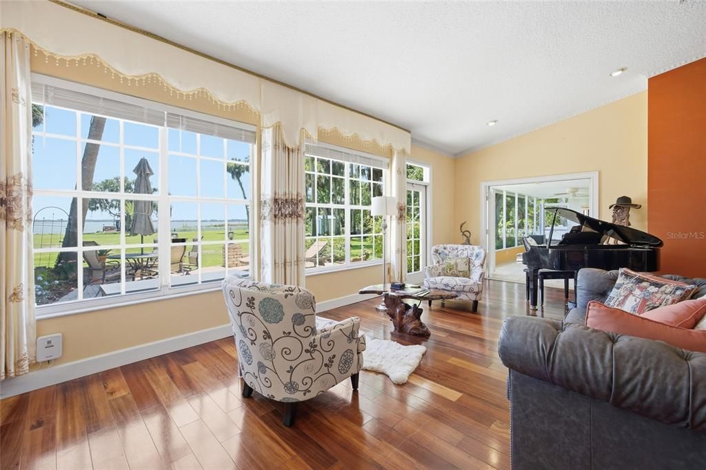 For Sale: $795,000 (3 beds, 3 baths, 2765 Square Feet)