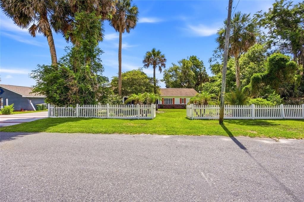 For Sale: $795,000 (3 beds, 3 baths, 2765 Square Feet)