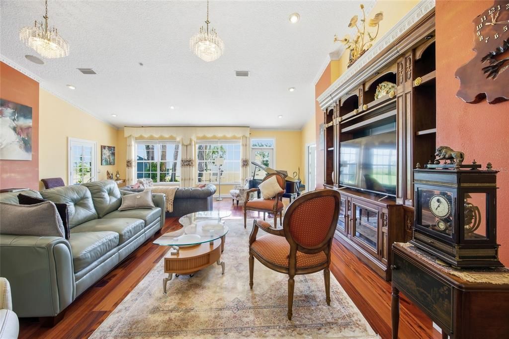 For Sale: $795,000 (3 beds, 3 baths, 2765 Square Feet)