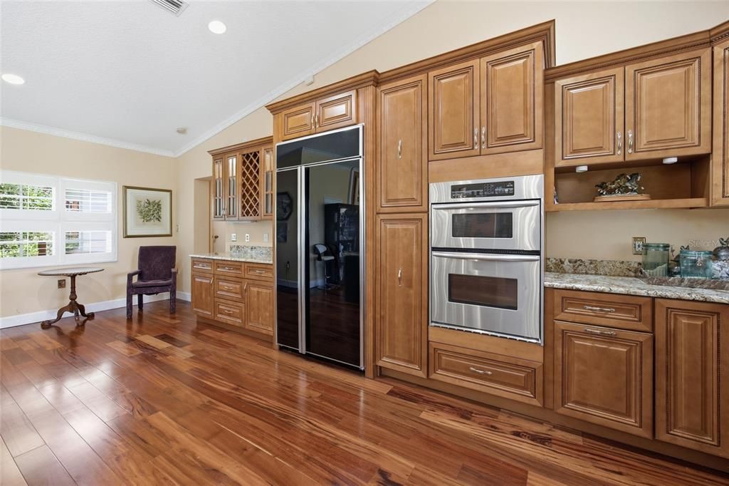 For Sale: $795,000 (3 beds, 3 baths, 2765 Square Feet)