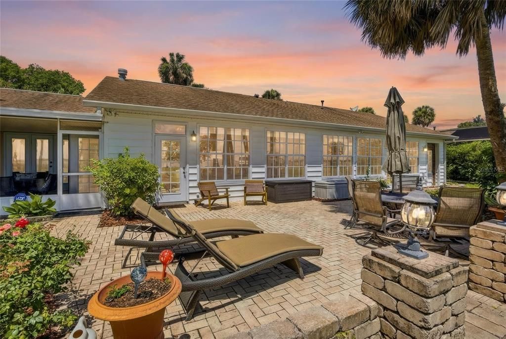 For Sale: $795,000 (3 beds, 3 baths, 2765 Square Feet)