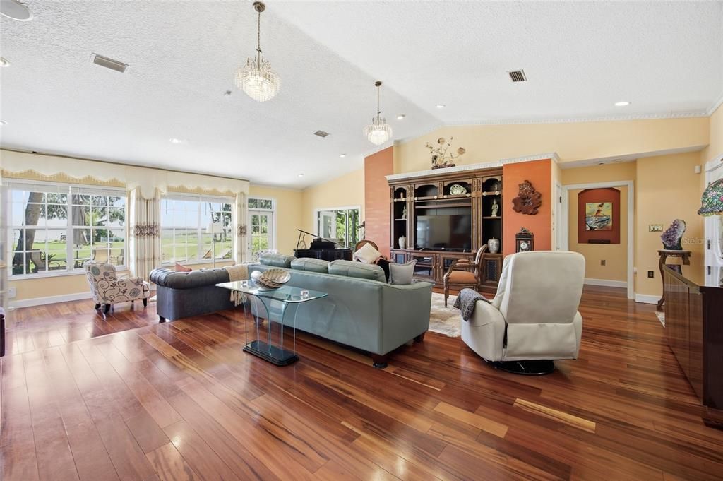 For Sale: $795,000 (3 beds, 3 baths, 2765 Square Feet)