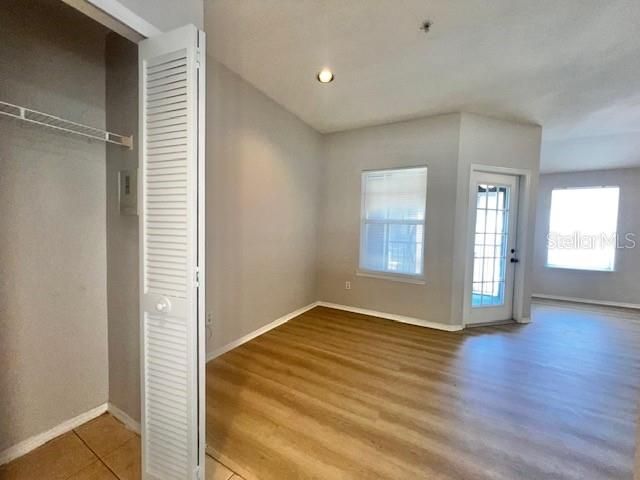 В аренду: $1,599 (2 спален, 1 ванн, 1271 Квадратных фут)