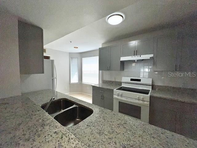 В аренду: $1,599 (2 спален, 1 ванн, 1271 Квадратных фут)
