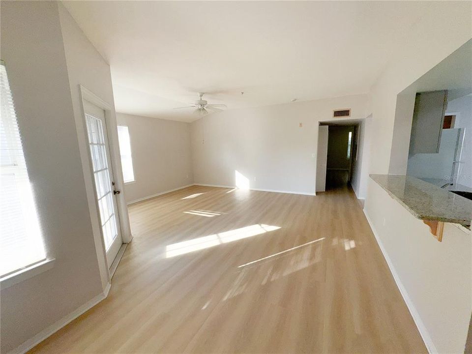 В аренду: $1,599 (2 спален, 1 ванн, 1271 Квадратных фут)