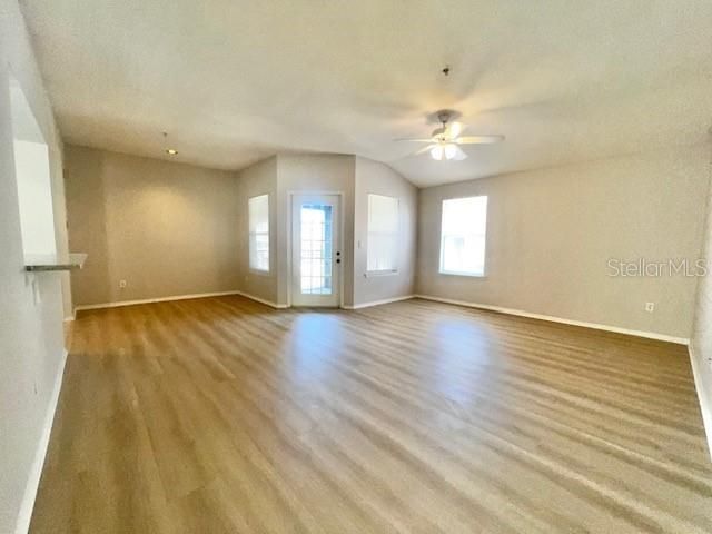 В аренду: $1,599 (2 спален, 1 ванн, 1271 Квадратных фут)