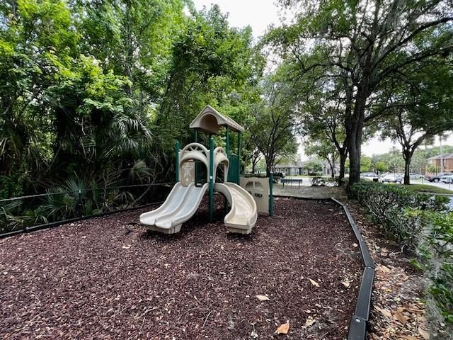 В аренду: $1,599 (2 спален, 1 ванн, 1271 Квадратных фут)