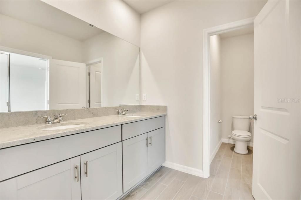 For Rent: $2,450 (3 beds, 2 baths, 1596 Square Feet)