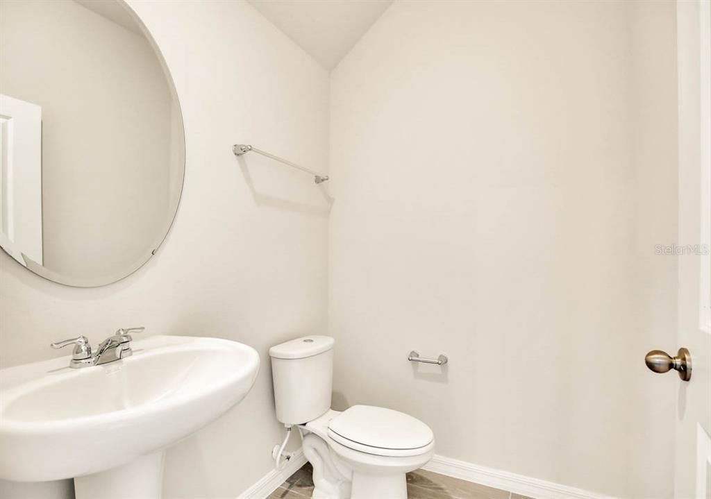 For Rent: $2,450 (3 beds, 2 baths, 1596 Square Feet)