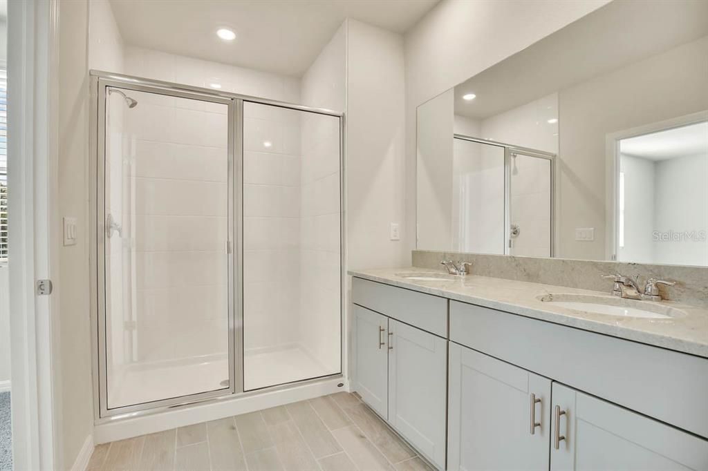 For Rent: $2,450 (3 beds, 2 baths, 1596 Square Feet)
