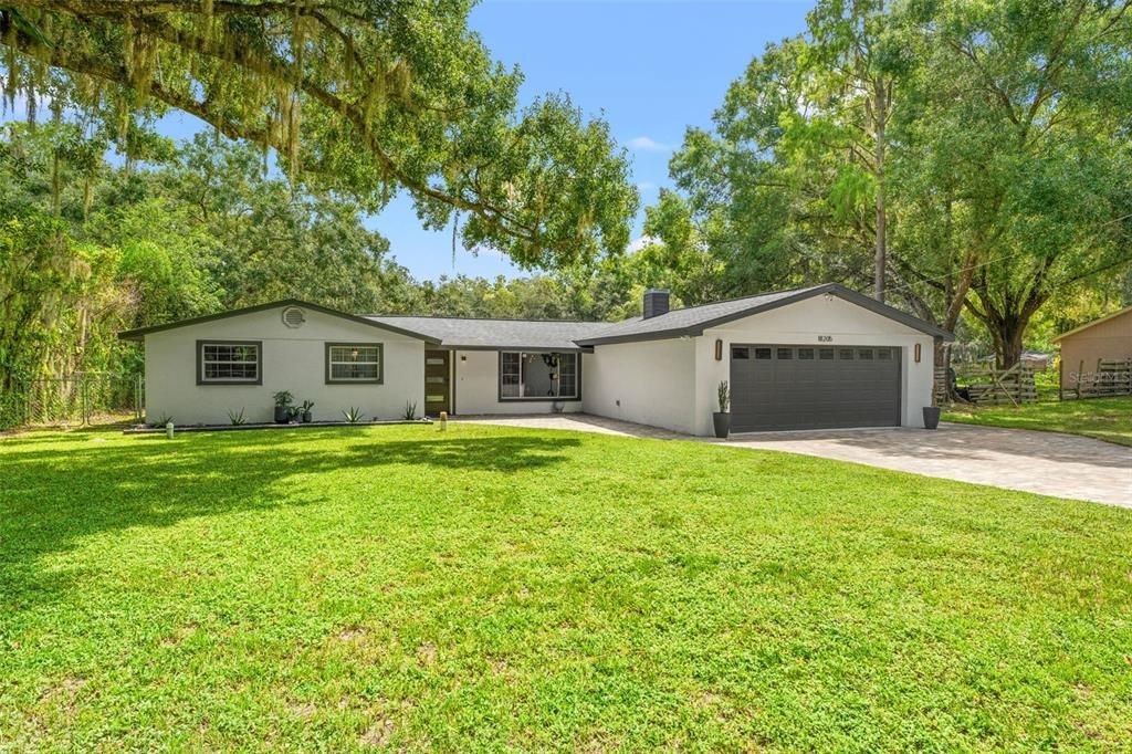 Recently Sold: $560,000 (3 beds, 2 baths, 1376 Square Feet)