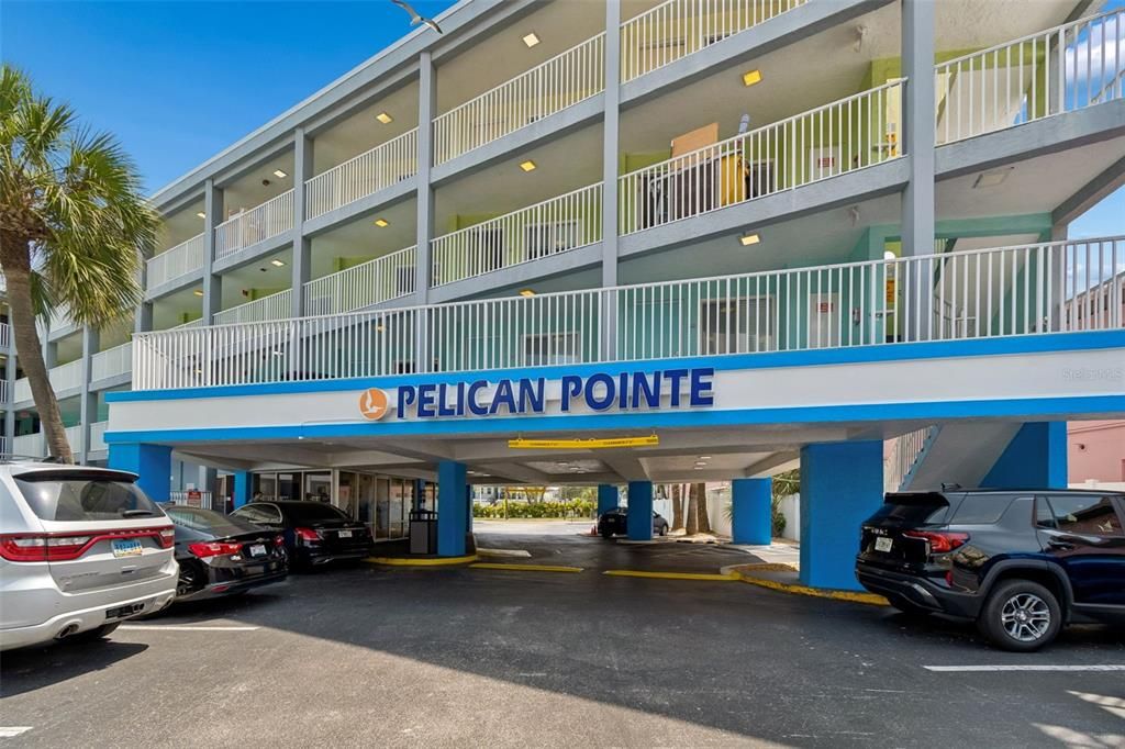 For Sale: $320,000 (1 beds, 1 baths, 369 Square Feet)