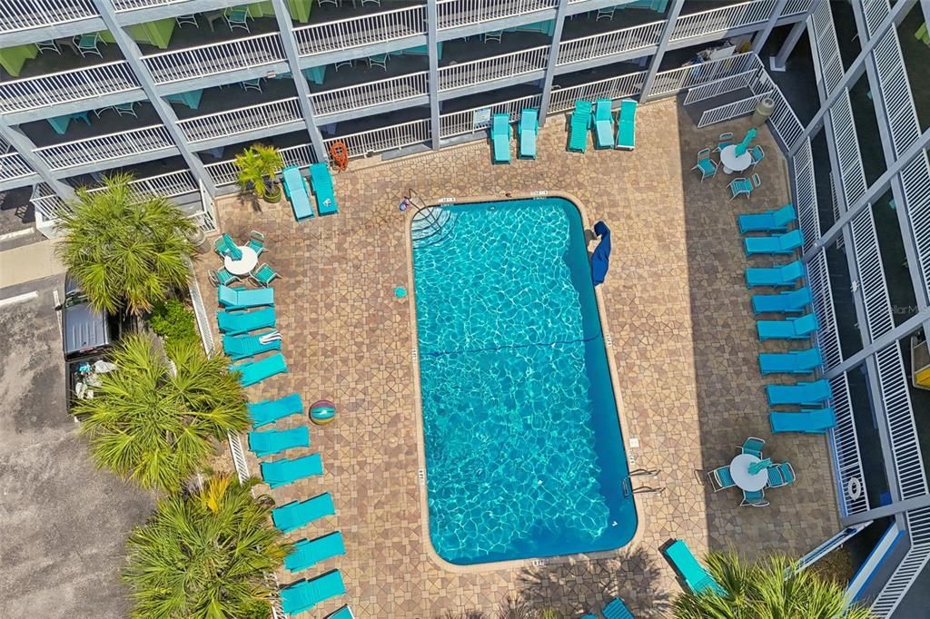 For Sale: $320,000 (1 beds, 1 baths, 369 Square Feet)