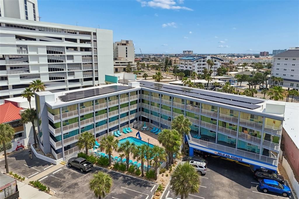 For Sale: $320,000 (1 beds, 1 baths, 369 Square Feet)