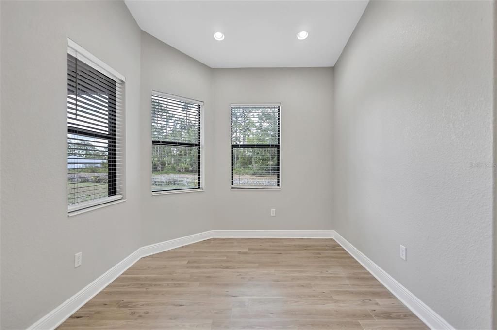На продажу: $425,000 (3 спален, 2 ванн, 2142 Квадратных фут)