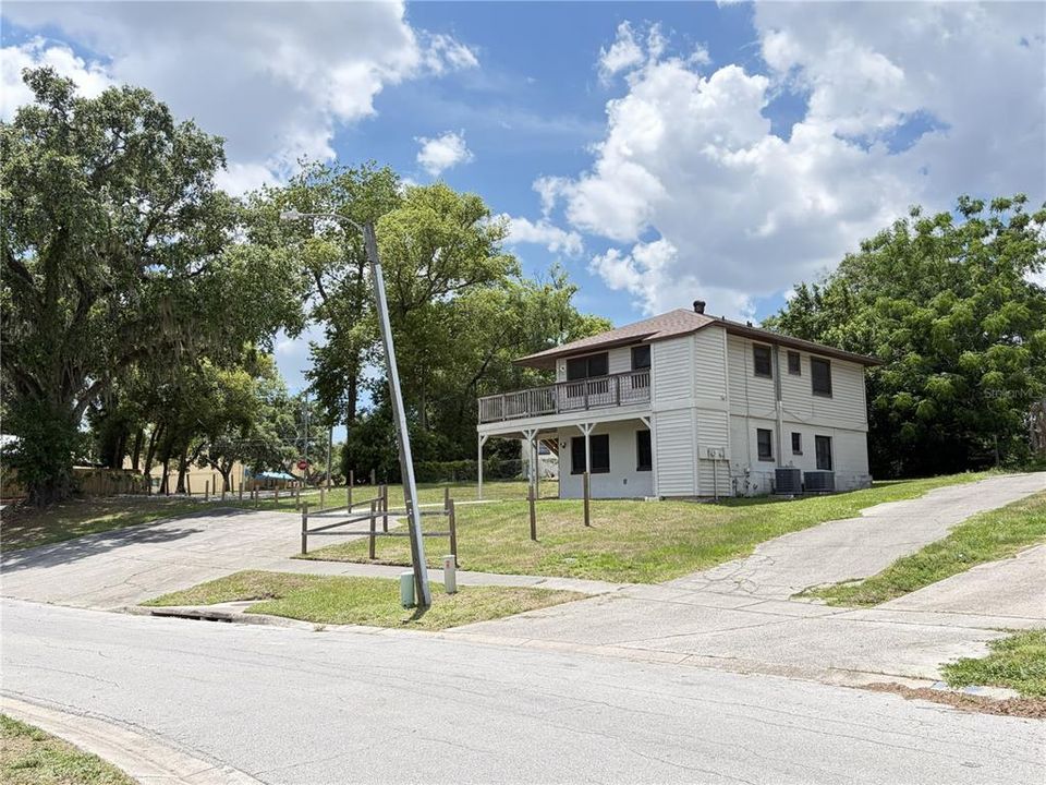 Active With Contract: $425,000 (4 beds, 0 baths, 1702 Square Feet)
