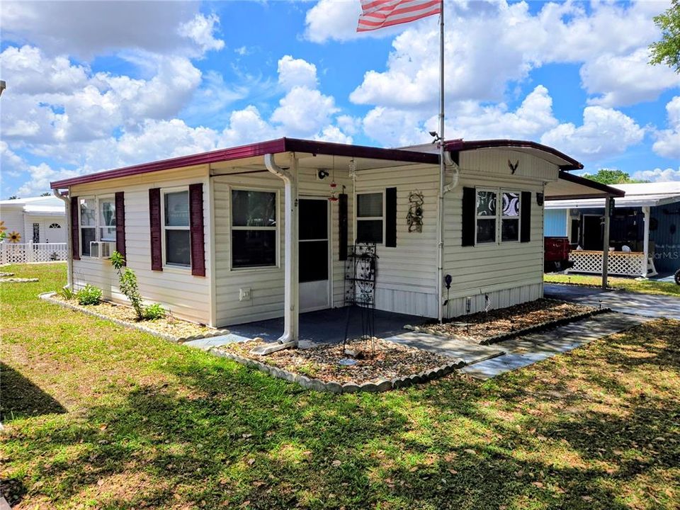 For Sale: $99,995 (2 beds, 1 baths, 672 Square Feet)