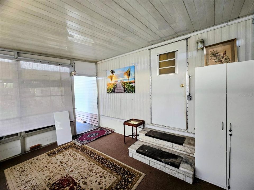For Sale: $99,995 (2 beds, 1 baths, 672 Square Feet)