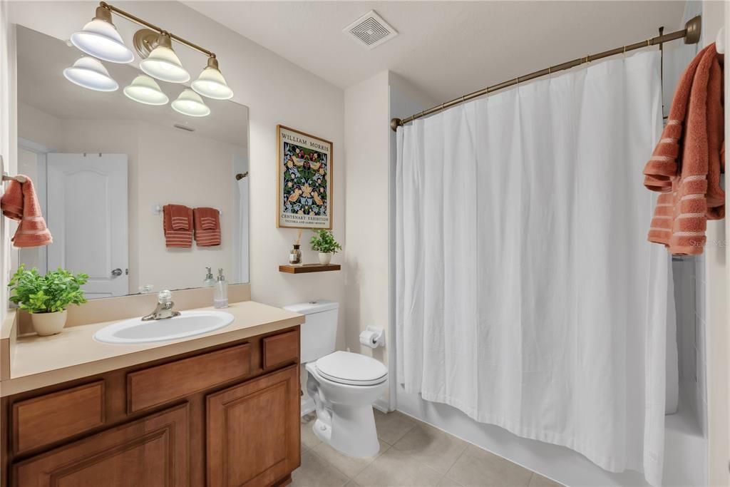 En Venta: $282,000 (3 camas, 2 baños, 1644 Pies cuadrados)