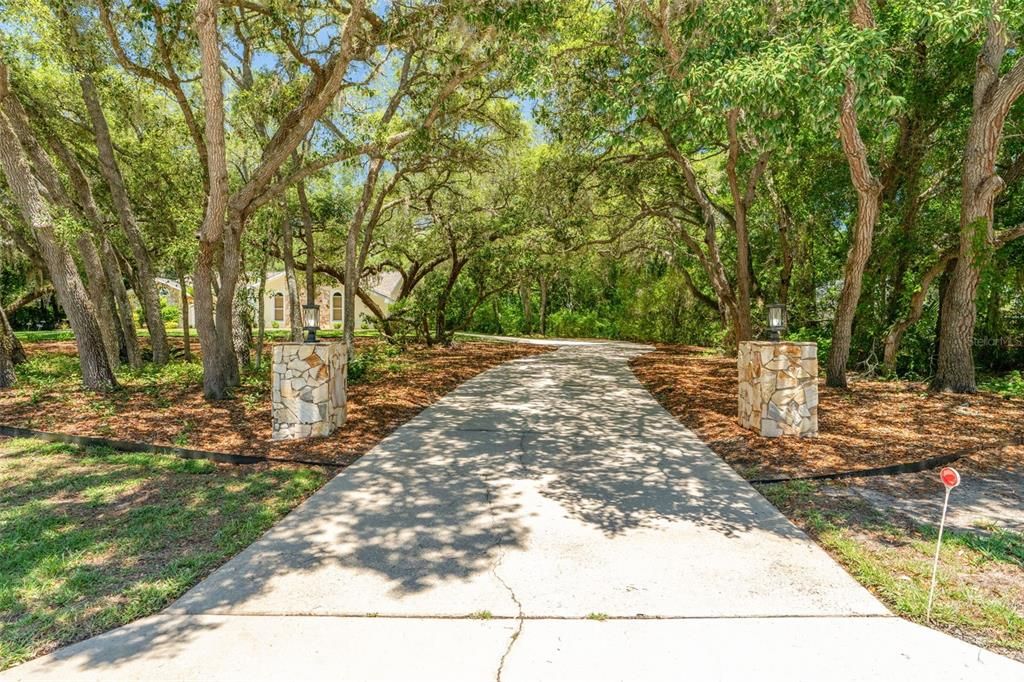 For Sale: $499,000 (3 beds, 3 baths, 1996 Square Feet)
