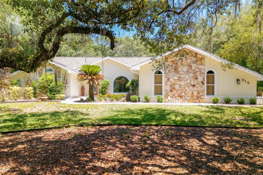 For Sale: $499,000 (3 beds, 3 baths, 1996 Square Feet)