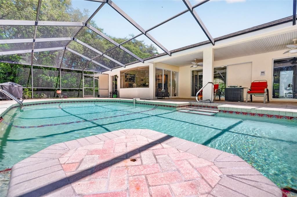For Sale: $499,000 (3 beds, 3 baths, 1996 Square Feet)