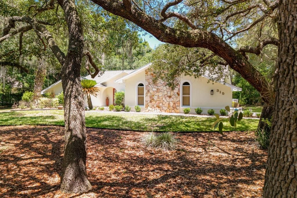 For Sale: $499,000 (3 beds, 3 baths, 1996 Square Feet)