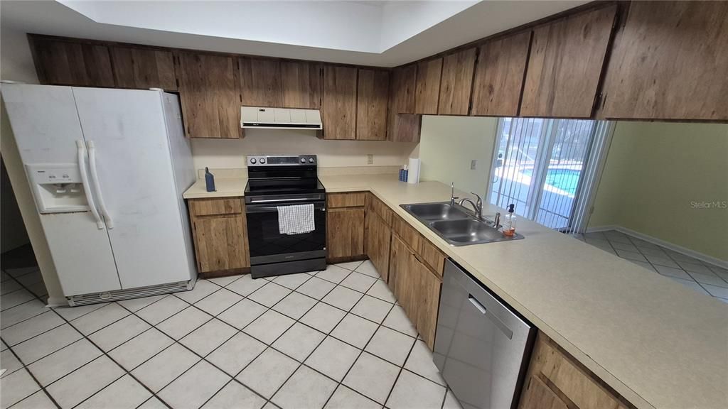 На продажу: $399,000 (3 спален, 2 ванн, 1504 Квадратных фут)