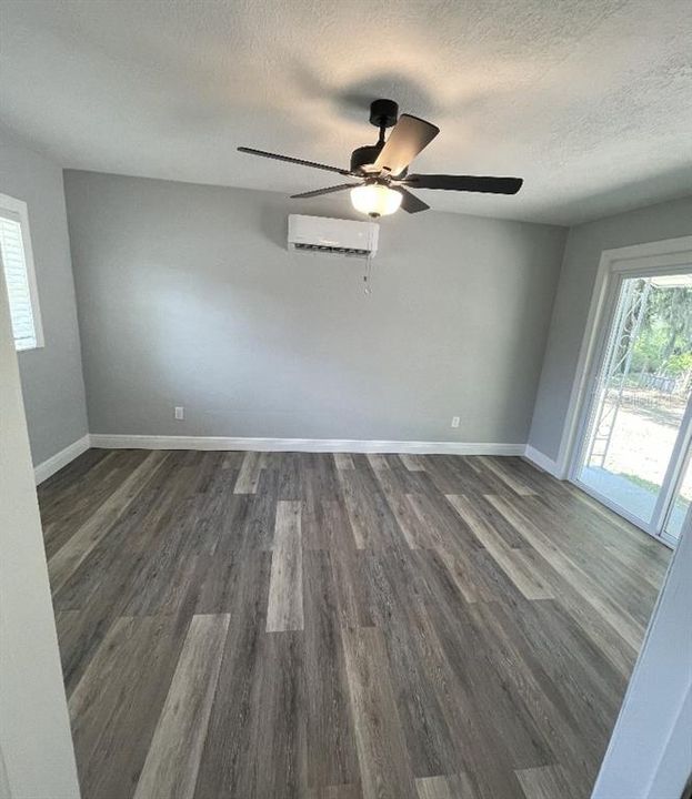 Activo con contrato: $208,999 (2 camas, 1 baños, 1100 Pies cuadrados)
