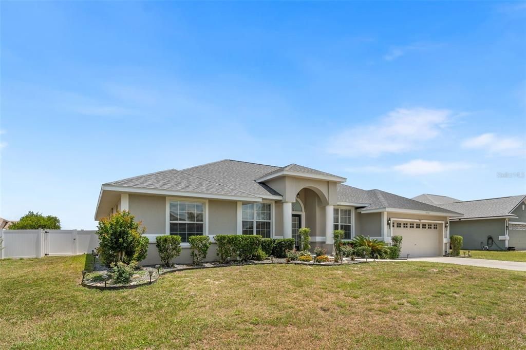 For Sale: $399,900 (4 beds, 3 baths, 2156 Square Feet)