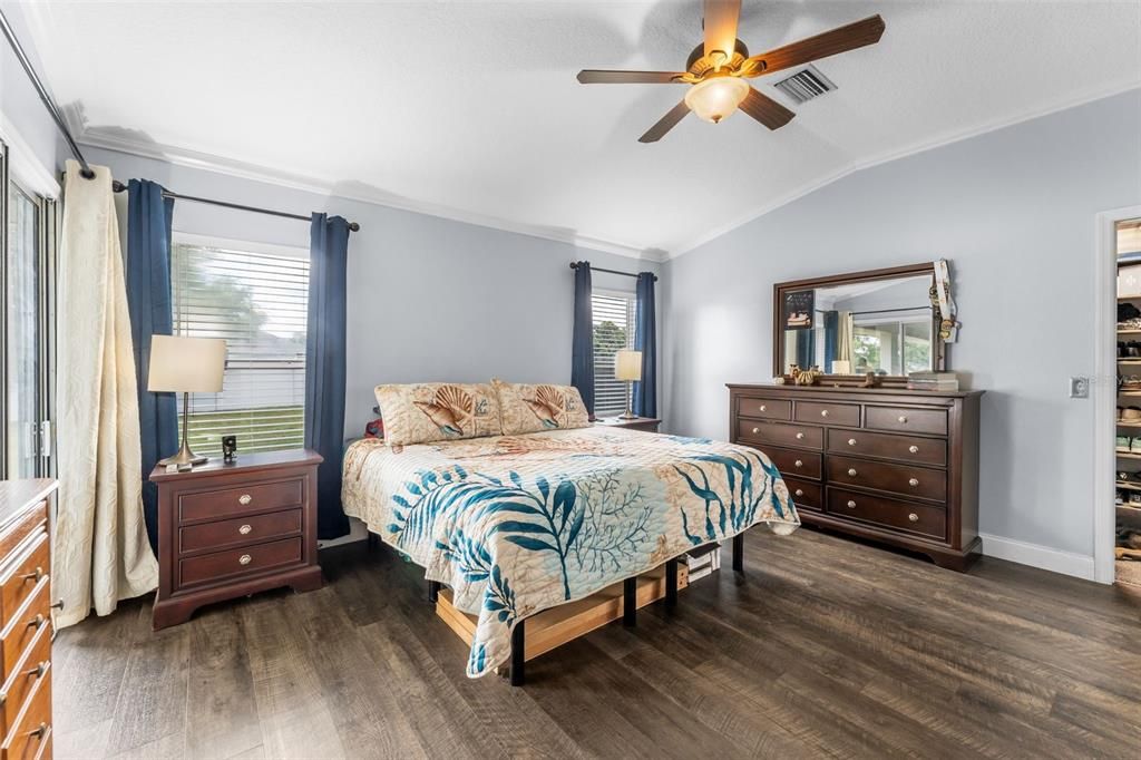 For Sale: $399,900 (4 beds, 3 baths, 2156 Square Feet)