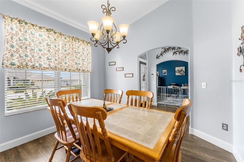 For Sale: $399,900 (4 beds, 3 baths, 2156 Square Feet)