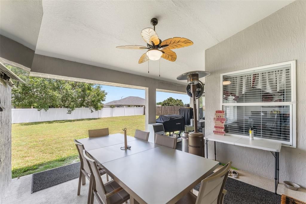 For Sale: $399,900 (4 beds, 3 baths, 2156 Square Feet)
